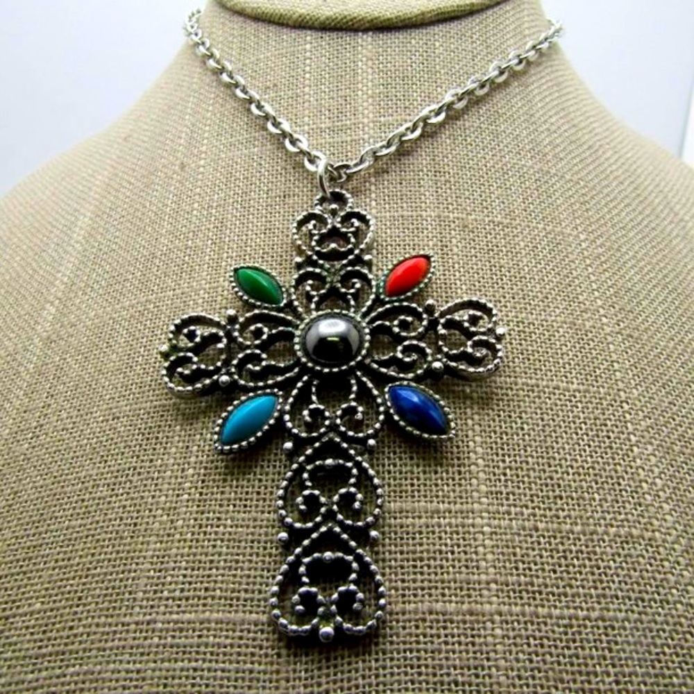 Vintage Avon Filigree Cross Pendant Necklace 22”